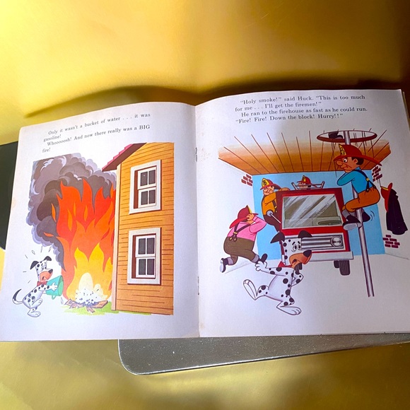 HUCKLEBERRY HOUND VTG 60s AT THE FIREHOUSE PETER PAN VINYL RECORD & STORYBOOK 7” - Picture 14 of 16